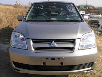 2003 Mitsubishi Dion Pictures