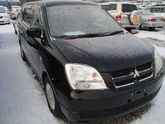 2003 Mitsubishi Dion Photos