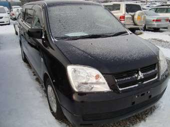 2003 Mitsubishi Dion Images