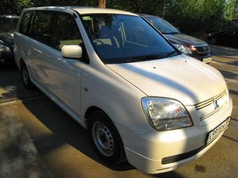 2003 Mitsubishi Dion Pictures