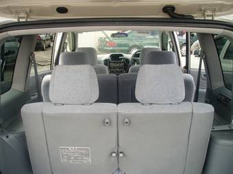 2003 Mitsubishi Dion Photos