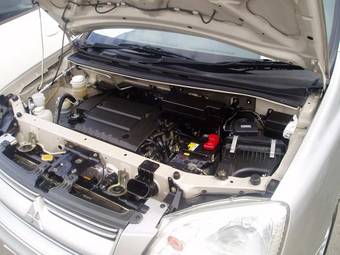 2003 Mitsubishi Dion Pictures