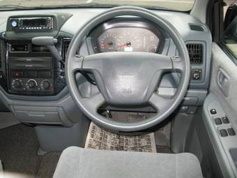 2003 Mitsubishi Dion Pictures