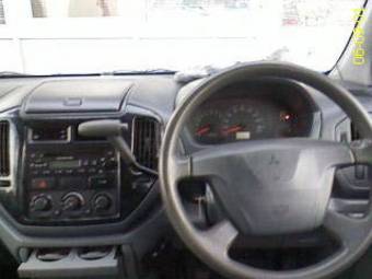 2004 Mitsubishi Dion Images