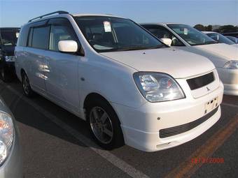 2004 Mitsubishi Dion Pictures