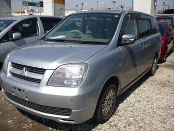 2004 Mitsubishi Dion Pictures