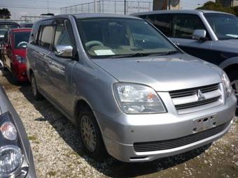 2004 Mitsubishi Dion Pictures