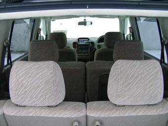2005 Mitsubishi Dion Pictures