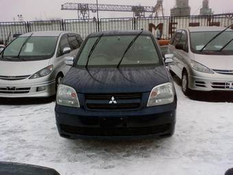 2005 Mitsubishi Dion Photos