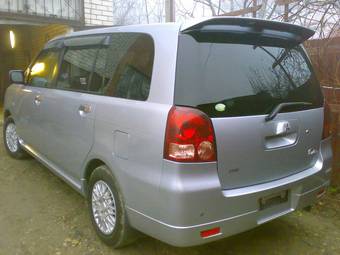 2005 Mitsubishi Dion Photos