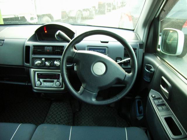 2002 Mitsubishi eK Sport Pics