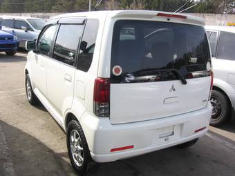 2002 Mitsubishi eK Wagon Pictures