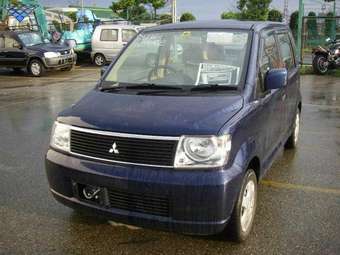 2003 Mitsubishi eK Wagon Images