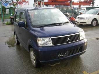 2003 Mitsubishi eK Wagon Pictures