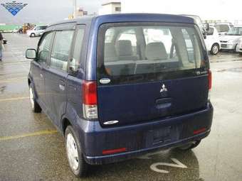 2003 Mitsubishi eK Wagon Pictures