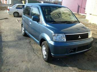 2003 Mitsubishi eK Wagon Pictures