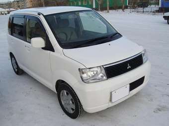 2003 Mitsubishi eK Wagon Pictures