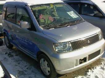 2003 Mitsubishi eK Wagon Photos