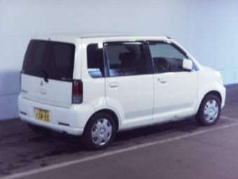 2004 Mitsubishi eK Wagon Pictures