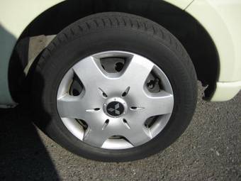 2004 Mitsubishi eK Wagon Photos