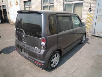 2004 Mitsubishi eK Wagon Pictures
