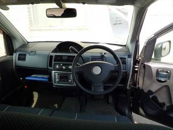 2004 Mitsubishi eK Wagon Images