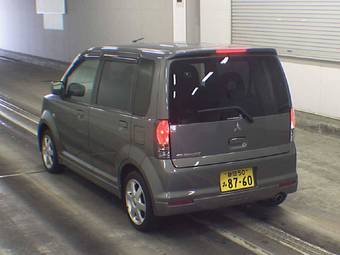 2004 Mitsubishi eK Wagon Pictures