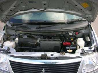 2005 Mitsubishi eK Wagon Pictures
