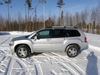 2003 Mitsubishi Endeavor Photos