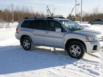 2003 Mitsubishi Endeavor Images