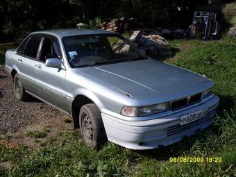 1990 Mitsubishi Eterna Sava Pictures