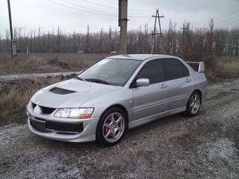 2005 Mitsubishi Evolution X Pictures