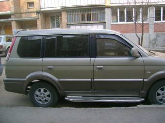 2004 Mitsubishi Freeca Pictures