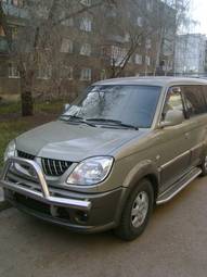 2004 Mitsubishi Freeca Photos