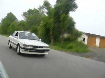 1988 Mitsubishi Galant Pictures