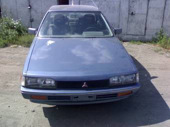 1988 Mitsubishi Galant Pictures