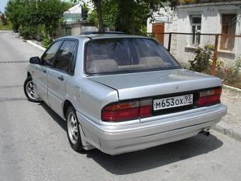 1989 Mitsubishi Galant Photos