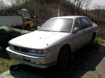 1990 Mitsubishi Galant Photos