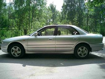 1993 Mitsubishi Galant Pictures