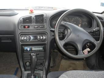 1993 Mitsubishi Galant Photos