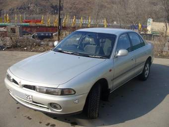 1993 Mitsubishi Galant Pictures