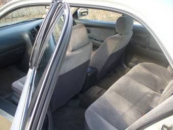 1993 Mitsubishi Galant Pictures