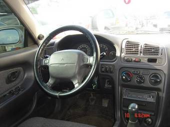 1993 Mitsubishi Galant Images