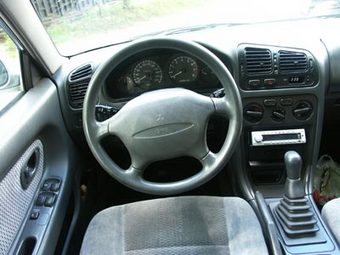 1996 Mitsubishi Galant Photos