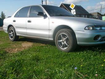 1996 Mitsubishi Galant Pictures