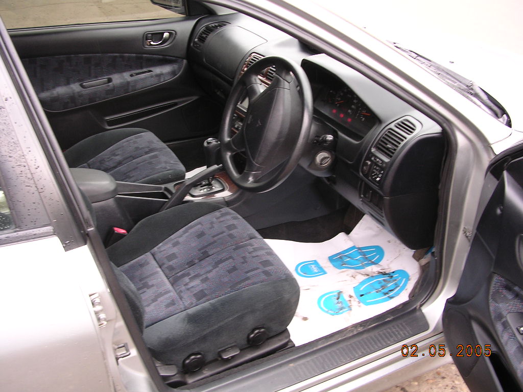 1997 Mitsubishi Galant Pictures