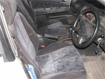 1997 Mitsubishi Galant Photos