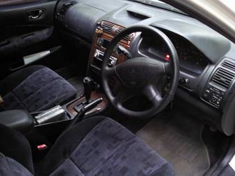 1998 Mitsubishi Galant Pictures