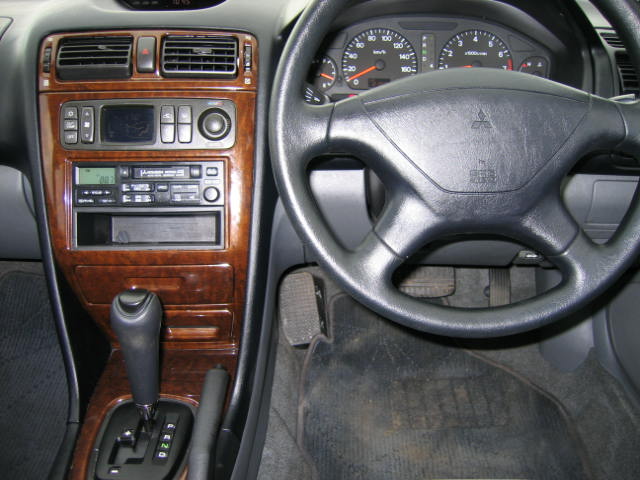 1999 Mitsubishi Galant Pics