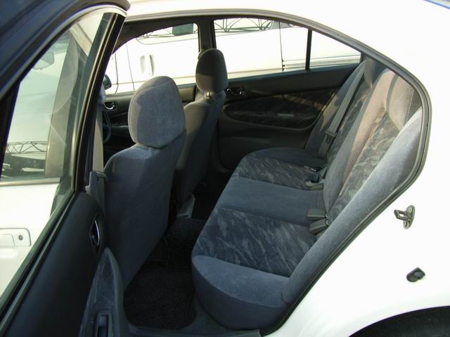 1999 Mitsubishi Galant Photos